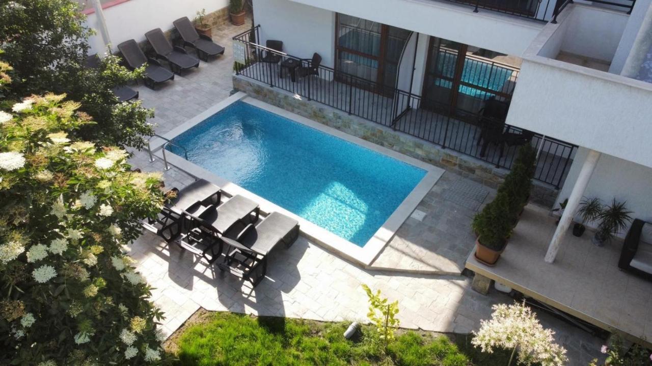 Villa Aqua Family Hotel Burgas Exterior photo